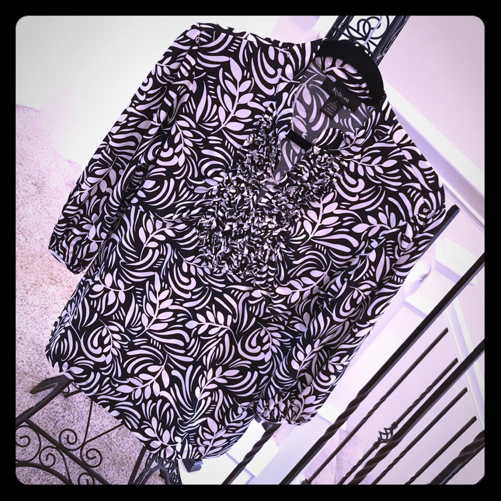 💥Black and white top